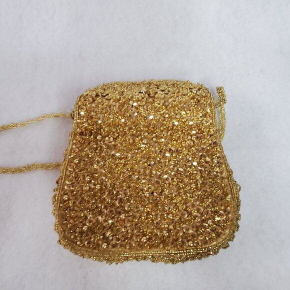 La Regale LTD Vintage Magnetic Close Gold Sequin and Beads Purse - Picture 7 of 16
